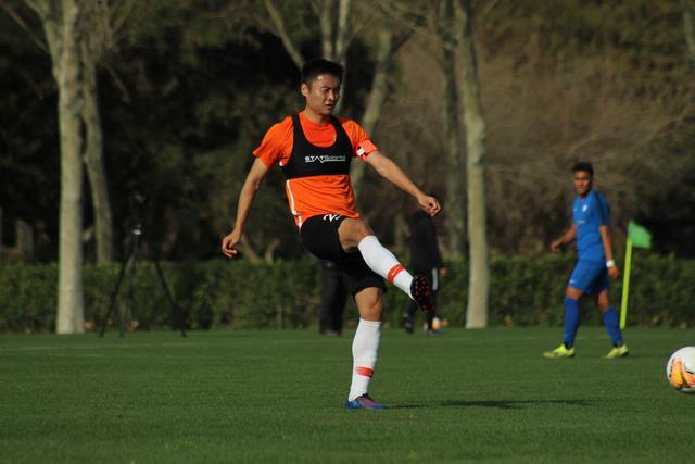 霍伊伦连续11场比赛遭遇球荒 本轮首发0射门